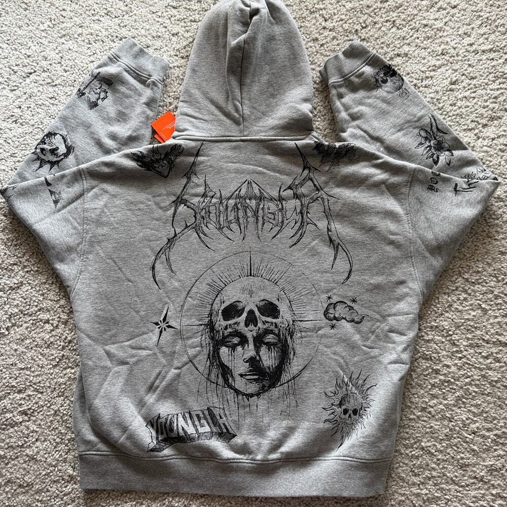 Men's Graphic Crewneck Sweatshirt - Gray Skull & Tattoo Prints - Picture 7 of 8